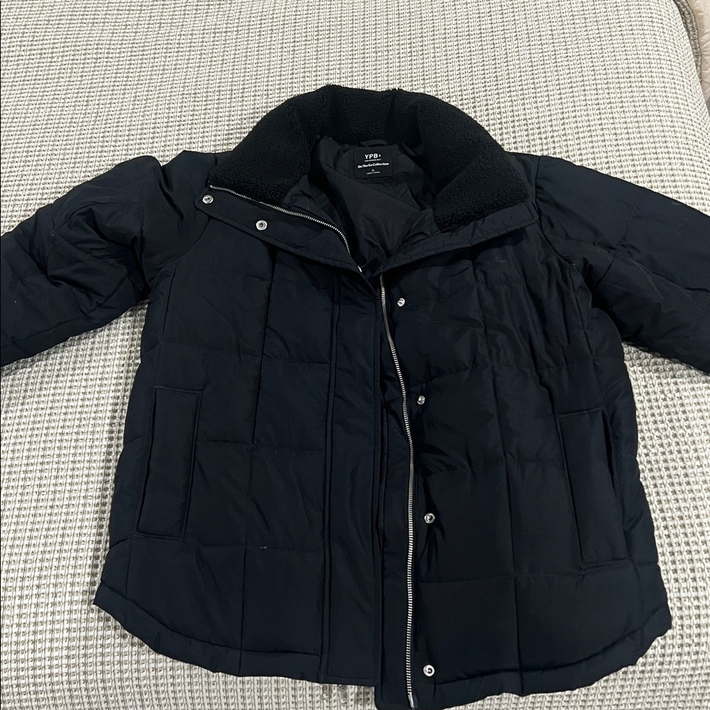 Abercrombie & Fitch Black On The Go Puffer Jacket